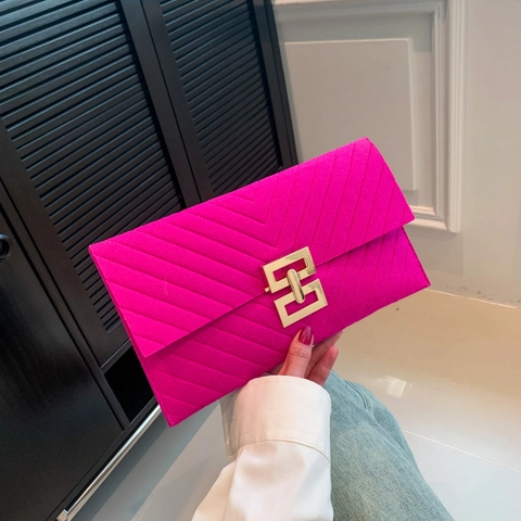 Women's Felt Envelope Clutch Bag Fashion V-Quilted Handbag With Gold Metal Buckle Urban Minimalist Daily Party Wristlet Bag