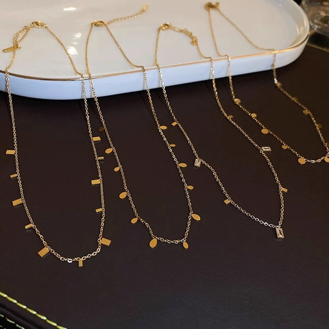 Minimalistische Vergoldete Edelstahlhalskette Für Damen Zierliche Mehrere Kleine Geometrische Runde Scheibenanhänger Verstellbare Kette