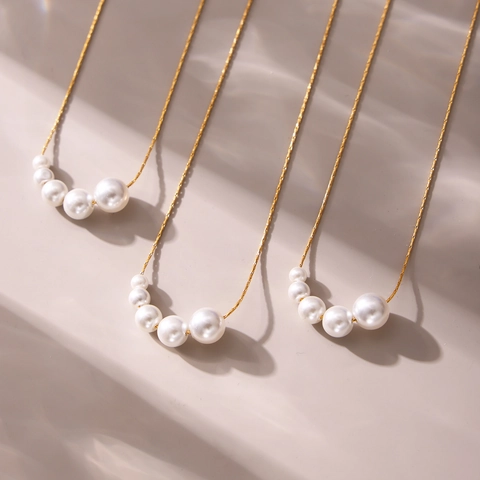 Elegante Collana in Acciaio Inossidabile Con Perle di Conchiglia Sfumate Oro Placcato Catena della Clavicola Minimalista Donna
