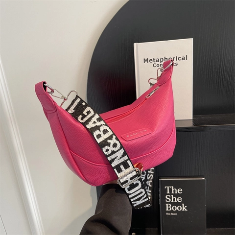 Crescent Hobo Bag Women PU Leather Lychee Pattern Wide Letter Strap Crossbody Shoulder Versatile Chic Design