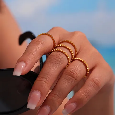 Minimalistische Geometrische Zahnrad Ringe Edelstahl Vergoldet Gezackte Kante Stapelschmuck Für Damen