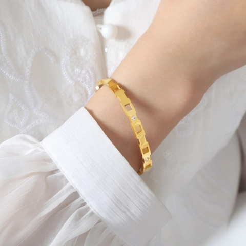 Minimalist Stainless Steel Bangle Women 18K Gold Plated Geometric Hollow Square Bracelet Inlaid Zircon French Luxury Jewelry