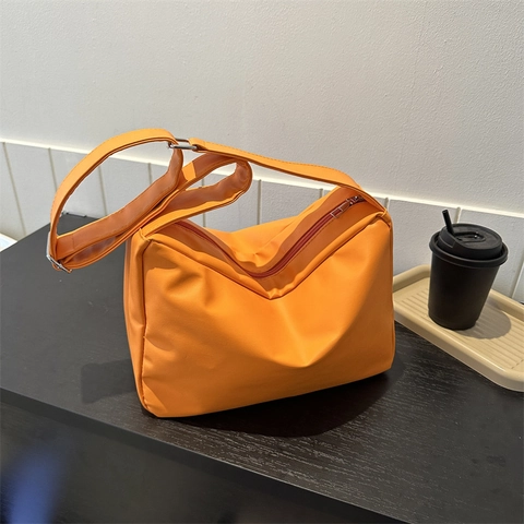 Bolso de Hombro Minimalista de Cuero PU Suave para Mujer Color Sólido Bolso Bandoulière de Gran Capacidad Con Correa Ancha Ajustable Bolso Hobo