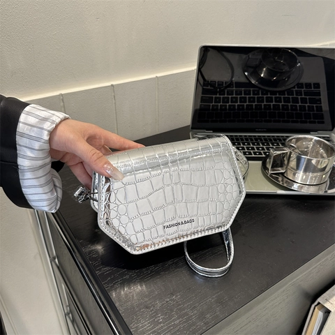 Sac À Bandoulière Pour Femmes Motif Crocodile Cuir PU Verni Géométrique Petit Carré Métallique Tendance Imprimé