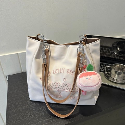 Dames Grote Capaciteit Tote Bag Koreaans Geborduurd PU Leer Schoudertas Met Kettingband En Perzik Hanger Casual Handtas
