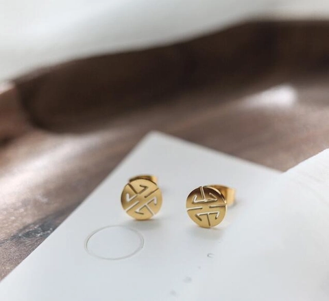 Ronde Knopoorbellen Hol Geometrisch Fu-Karakter 18K Verguld Titaniumstaal Minimalistische Vintage Sieraden Voor Dames