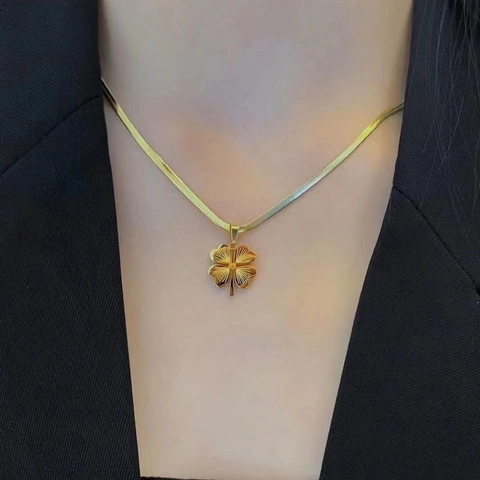 Collana Con Pendente a Quadrifoglio in Acciaio al Titanio Placcato Oro Catena a Serpente Gioielli Eleganti Per Donna