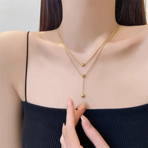 Collier Double Couche en Acier Titane avec Perles Chaîne Serpent Minimaliste Tassel en Forme de Y pour Femmes