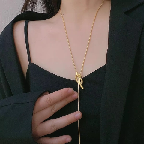 Collar Largo En Y Minimalista Con Nudo Cadena De Serpiente Ajustable Joyería De Acero De Titanio Mujer