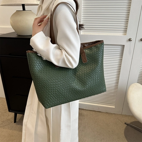 Women Large Capacity Woven PU Leather Tote Bag Simple Soft Shoulder Bag For Commuting Daily Vintage Casual Handbag No Logo