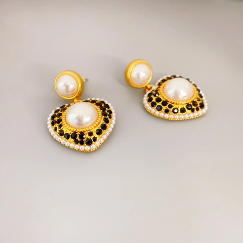 Orecchini A Goccia A Cuore Vintage Rame Placcato Oro Con Perla Artificial Di Imitazione E Zircone Nero Stile Barocco Per Donne