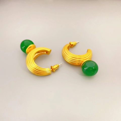 Pendientes De Botón Retro En Forma De C Con Cuenta Verde Latón Chapado En Oro De 18K Poste De Plata De Ley 925
