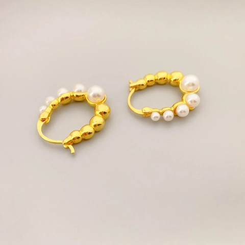 Orecchini A Cerchio Con Künstliche Perle Rame Placcato Oro 18K Elegante Chic Piccolo Gioielli Per Donne Pendolarismo
