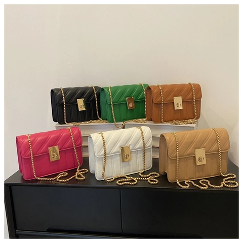 Quilted Shoulder Bag PU Leather Chic V-Pattern Crossbody Purse With Gold Chain Strap Metal Twist Lock For Women