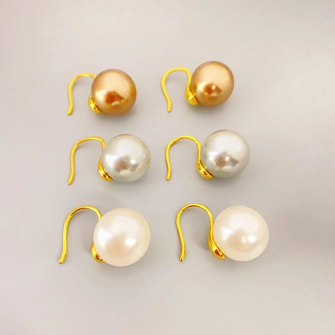 Orecchini A Gancio Con Künstliche Perle Eleganti Ottone Placcato Oro 18K Perla Artificial Rotonda Gioielli Minimalisti Per Donne