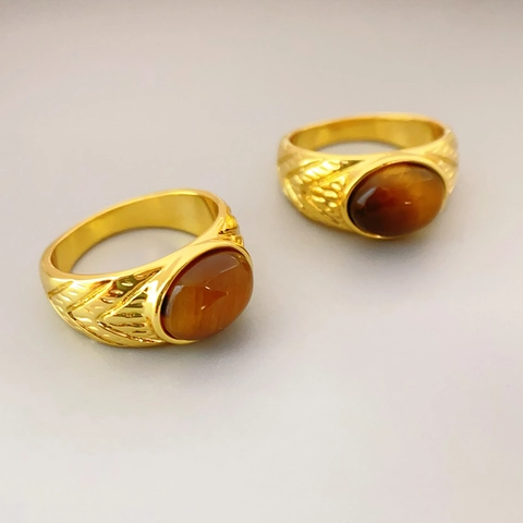 Französischer Vintage-Ring aus Messing 18 Karat vergoldet mit ovalem Tigerauge Federrelief-Muster für Damen Herren Schmuck