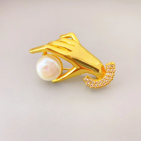 Broche de Perla Artificial de Cultivo en Forma de Mano Barroco Vintage Con Circón Cobre Chapado en Oro de 18K Corsage para Mujer Joyería Elegante