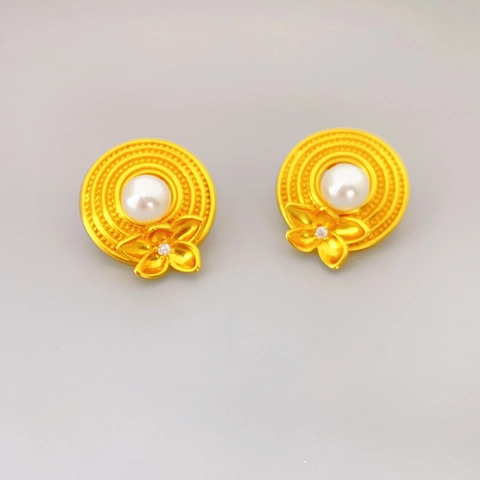 Messing Ohrstecker Mit 925 Sterling Silber Ohrstift 18K Vergoldet Künstliche Perle Blume Spiralstruktur Vintage Elegant