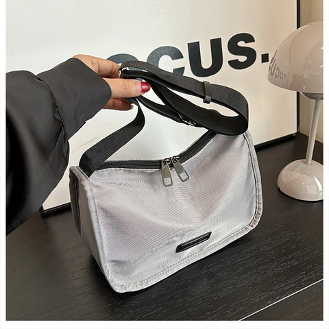 Borsa A Tracolla Minimalista In Nylon Impermeabile Per Donna Grande Capacità Leggera Versatile Tracolla Larga Spalla
