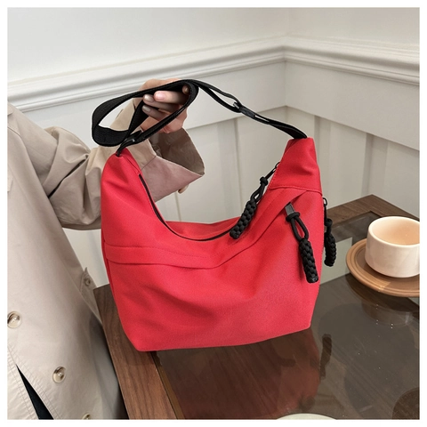 Large Capacity Lightweight Canvas Nylon Crescent Shoulder Bag For Women Casual Urban Hobo Crossbody Bag With Braided Zipper Puller