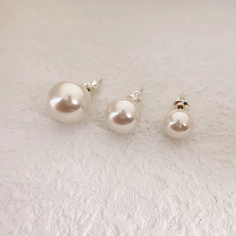 Elegante Runde Künstliche Perlenstecker Ohrringe Kupfer Vintage Mode Für Frauen