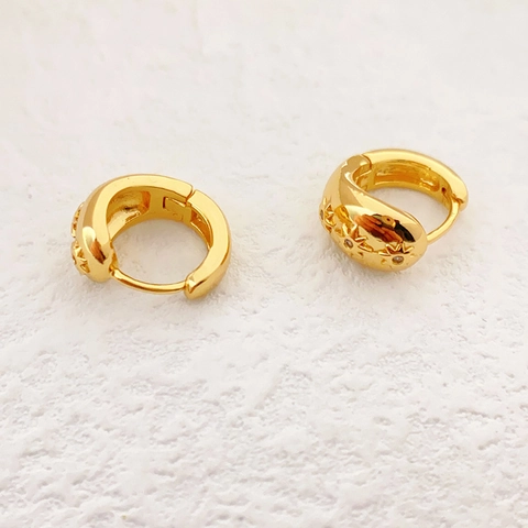 Vergoldete Kupfer Creolen Mit Sternenmuster Gravur Zirkon Stern Kleine Ohrringe Für Damen Retro Schicker Schmuck