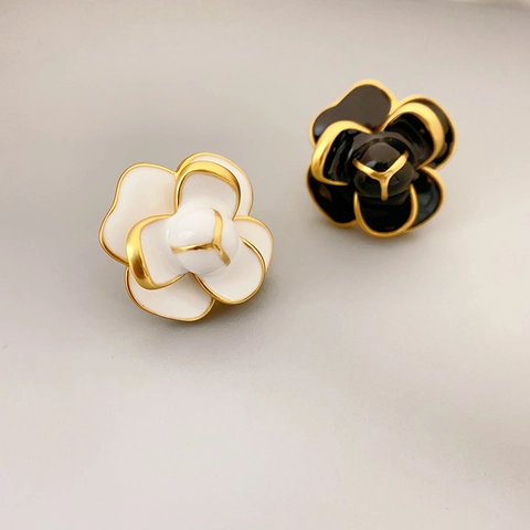 Drei Schichten Kamelie Blume Ohrstecker Emaille Tropföl Messing Mit 925 Sterling Silber Ohrring Pfosten Damen