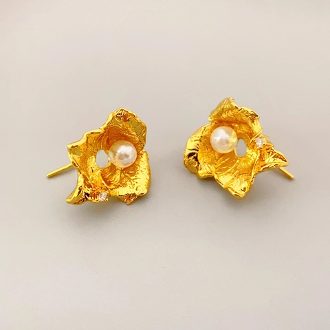 Vintage Copper Hook Earrings Irregular Crinkled Leaf Shape Round Artificial Pearl Rhinestone Gold Plated Elegant Jewelry For Women