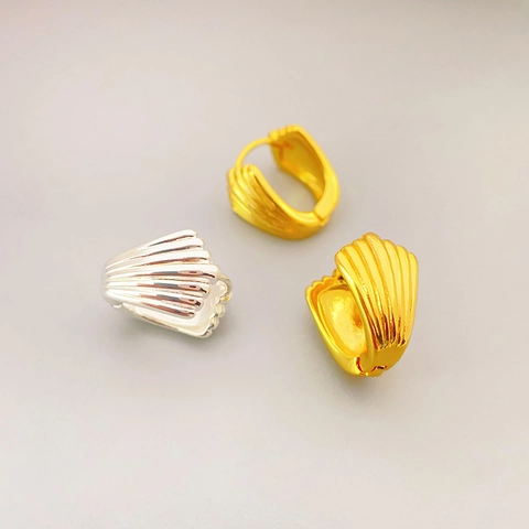 Shell Shape Huggie Hoop Earrings Brass Gold Silver Plated Textured Fan Design Elegant Ocean Jewelry For Women