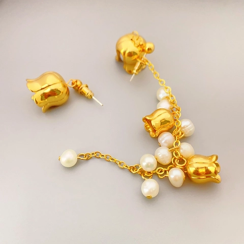 Pendientes De Borla De Lirio De Los Valles Asimétricos Retro Franceses Perla De Agua Dulce Latón Chapado En Oro 18K Con Poste De Plata 925