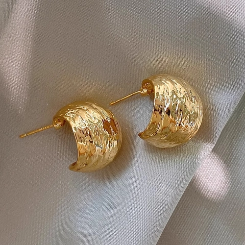 Pendientes Plisados Geométricos En Forma De C Con Poste De Plata De Ley 925 Acero De Titanio Retro Texturizados Mujeres