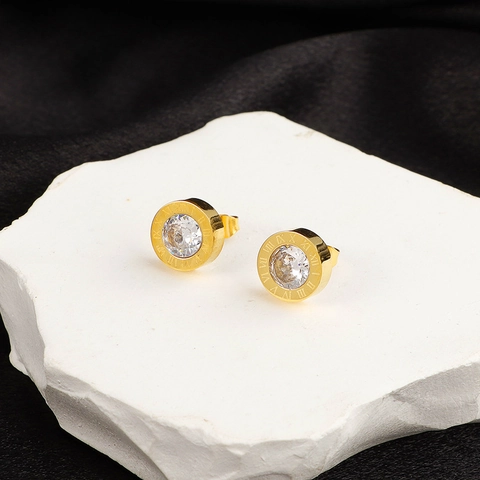 Round Stud Earrings Titanium Steel Zircon Inlaid Roman Numerals 18K Gold Plated Minimalist Luxury Unisex