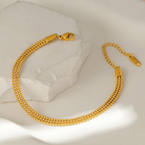 Bracciale Con Perline A Tre File Da Donna Acciaio Al Titanio Placcato Oro 18K Gioielli Eleganti Regolabili