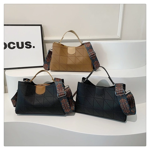 Borsa A Secchiello Da Donna Pelle PU Grande Capacità Borsa A Tracolla Geometrica Trapuntata Tracolla Larga Etnica Borsa A Mano
