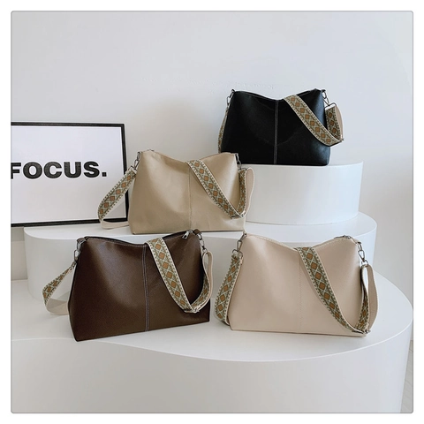 Women Large Capacity PU Leather Shoulder Bag Vintage Litchi Texture Tote Bag With Ethnic Geometric Wide Strap Bag