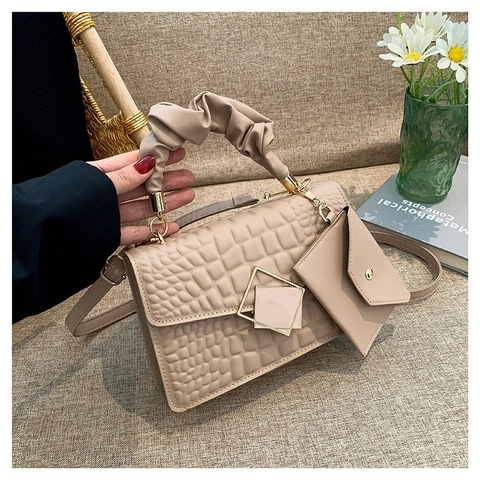 Crocodile Pattern PU Leather Shoulder Crossbody Bag With Scrunchie Handle Square Metal Buckle Pouch For Women