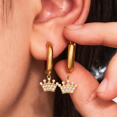 Edelstahl Gold Überzogene Krone Anhänger Reifen Ohrringe Für Damen Luxus Zirkonia Eingelegt Royal Stil Modeschmuck