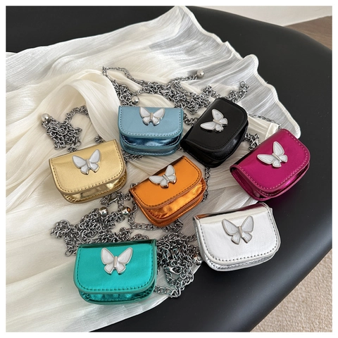 Mini Sac Bandoulière Décor Papillon Cuir PU Métallique Chaîne Sac À Épaule Mode Sac À Rouge À Lèvres Porte-Monnaie