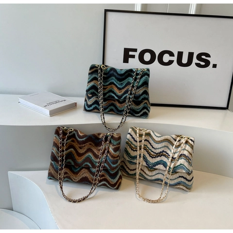 Women Vintage Woolen Wavy Stripe Shoulder Bag Metal Chain Strap Korean Style Casual Color Block Crossbody Bag