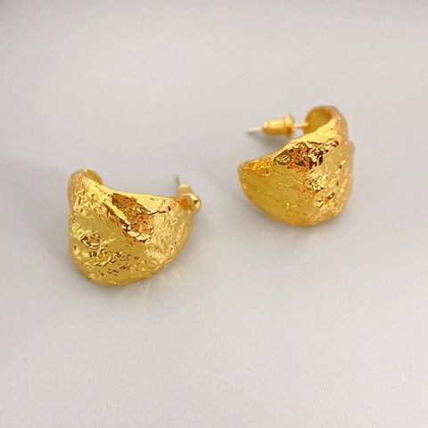 Hammered C Shape Hoop Earrings 18K Gold Plated Brass With 925 Sterling Silver Earring Post Irregular Lava Style For Women