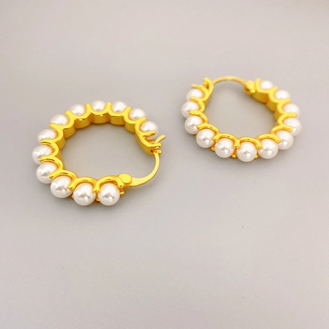 Mode Koperen Ringoorbellen Met Witte Kunstparels 18K Verguld Ingelegd Voor Vrouwen Elegante Minimalistische Sieraden