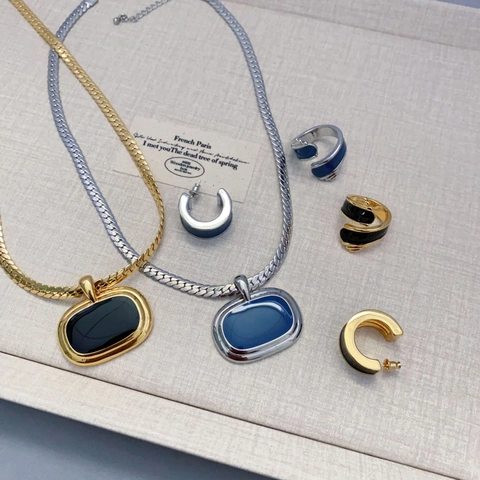 Geometrische Emaille Sieraden Met 925 Sterling Zilveren Oorbelpost 18K Verguld Messing C-Vorm Elegant Voor Dames