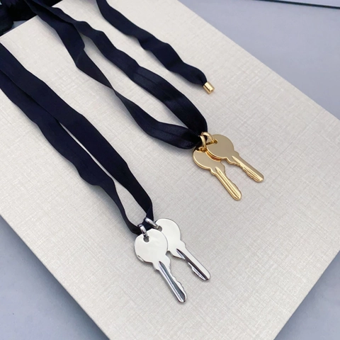 Collier Pendentif Double Clé Cuivre Minimaliste Longue Corde En Tissu Chaîne De Pull Bijoux Pour Femmes