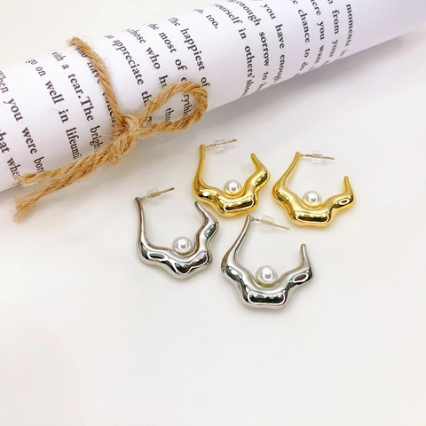 Orecchini A Onda Irregolari Con Perla Artificial Rame Placcato Oro 18K Perno In Argento Per Donna Gioielli Eleganti