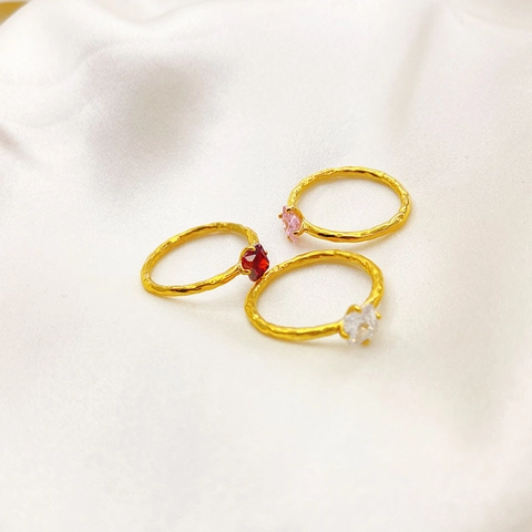 Bague en Cuivre Plaqué Or 18K Texture Martelée Vintage Zirconia Carré Élégante Bague de Doigt en Pierre Gemme Bijoux Femme