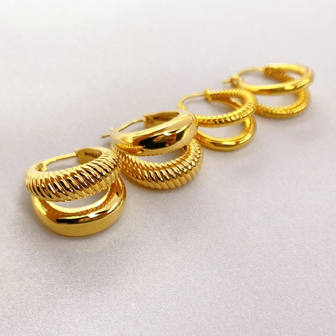 Dubbellaagse Hoop Oorbellen 18K Verguld Koper Gedraaide Textuur Gladde Afwerking Minimalistische Geometrische Sieraden