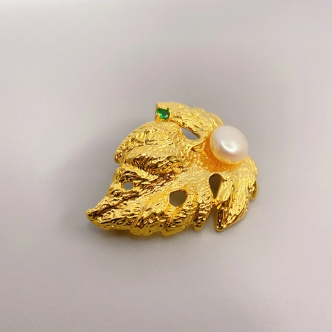 Leaf Brooch Pin 18K Gold Plated Copper With Artificial Pearl And Green Zircon Elegant Plant Jewelry For Women Coat Accessories