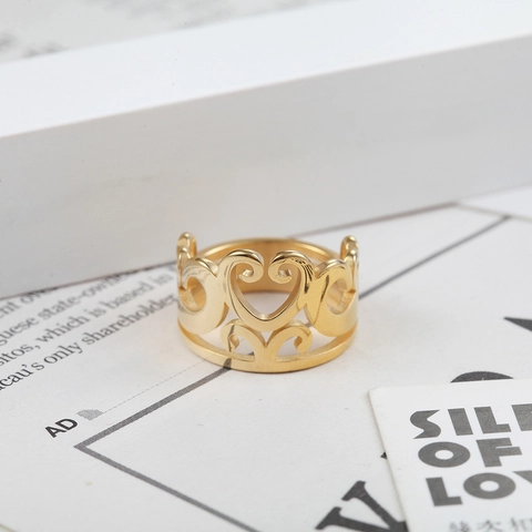 Vintage Hollow Heart Crown Ring Stainless Steel Scrolling Vine Pattern Wide Band Jewelry For Men Women Electroplated