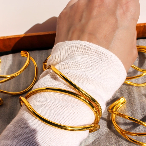 Meerlaagse Holle Golf Manchet Armband Messing Verguld Verstelbaar Open Spiegelglans Statement Sieraden Mode