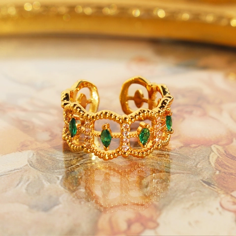 Bague Ajustable Rétro Française Zircon Vert Émeraude Laiton Ajouré Filigrane Dentelle Style Palais Bijoux Femmes